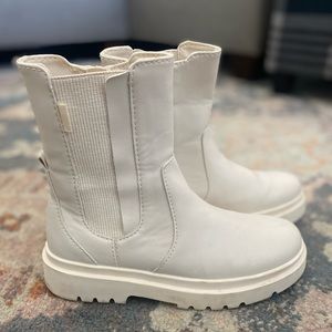 Zara, Lug Boots, Size 4 US/36 EU, Cream